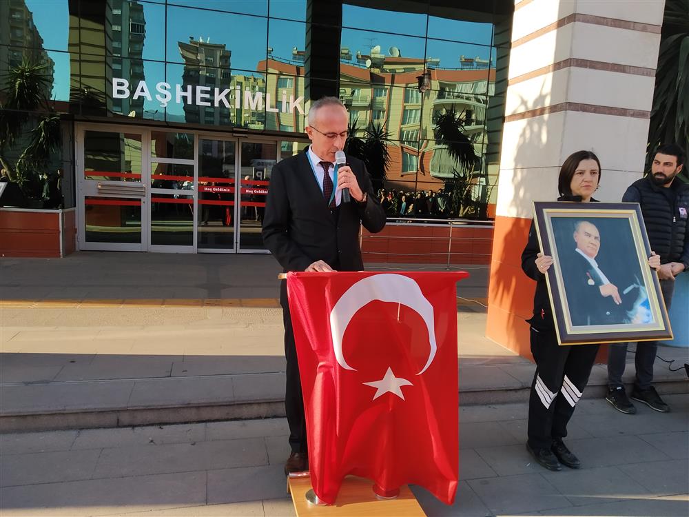 Hastane çalışanları Cumhuriyet ‘imizin Kurucusu Ulu Önder Gazi Mustafa Kemal ATATÜRK´ü  saygı, özlem ve rahmet ile andı.